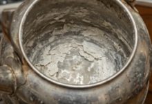 آنچه در کف استخر، داخل کتری و پشت پکیج شما پنهان است!